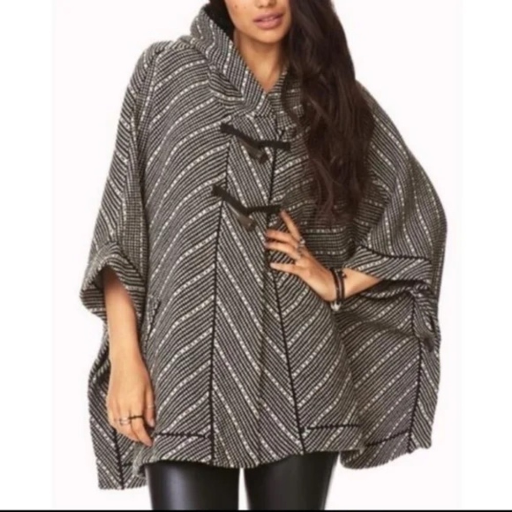 Forever 21 knit patterned hooded‎ Poncho buttons S/M woodland fairytale